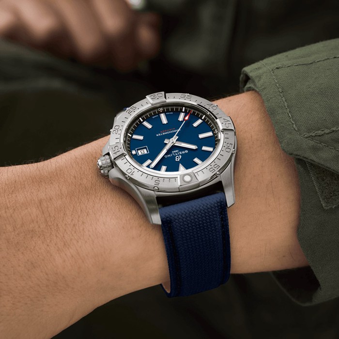 Breitling Avenger Automatic 42mm Mens Watch Blue Leather A17328101C1X1 - Image 5