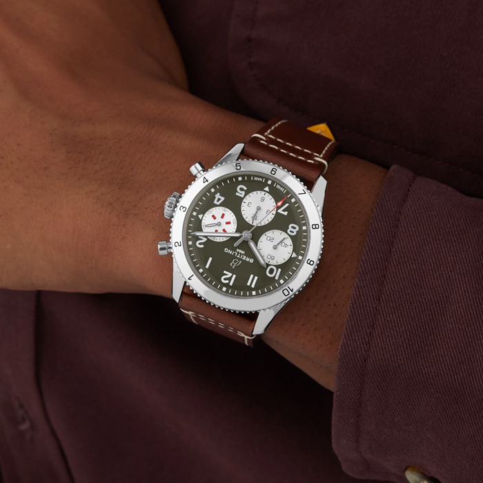 Breitling Classic AVI Chronograph 42 Curtiss P-40 Warhawk Leather Strap Watch A233802A1L1X1 - Image 3