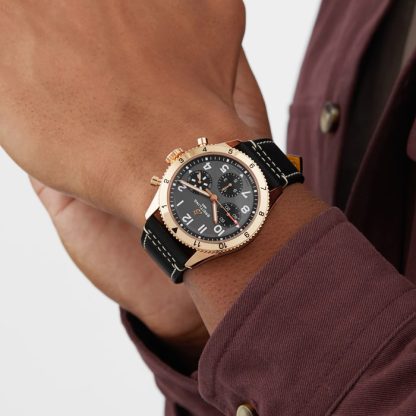 Breitling Classic AVI Chronograph 42 P-51 Mustang 18K Red Gold Leather Strap Watch R233801A1B1X1 - Image 3