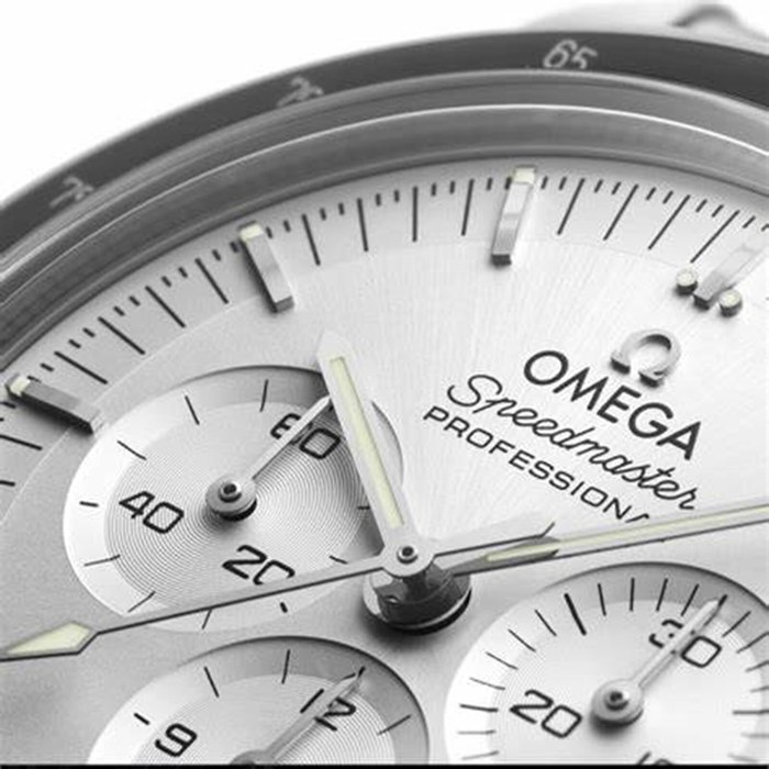 Omega Speedmaster Moonwatch 42mm Mens Watch O31060425002001 - Image 5