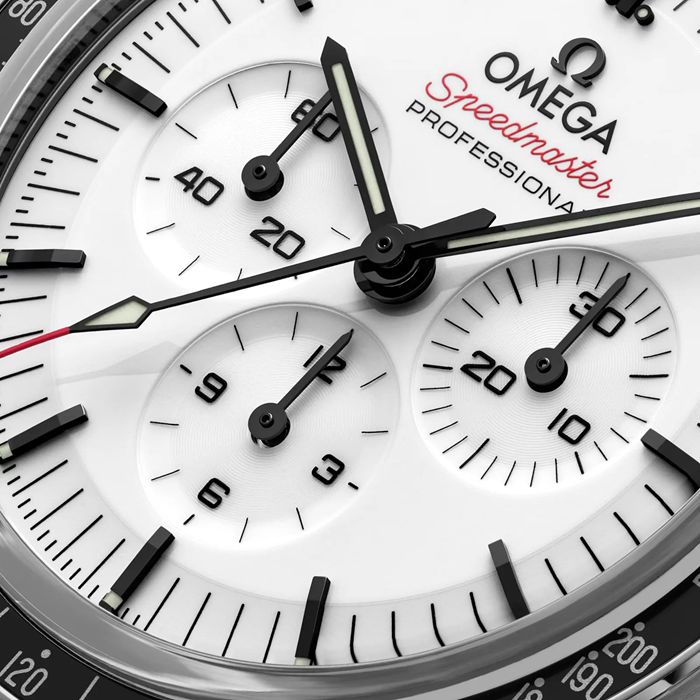 Omega Speedmaster Moonwatch Professional 42mm Mens Watch Black Rubber Strap O31032425004001 - Image 2