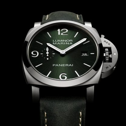 Panerai Luminor Marina Titanio 44mm Mens Watch Green PAM03325 - Image 3